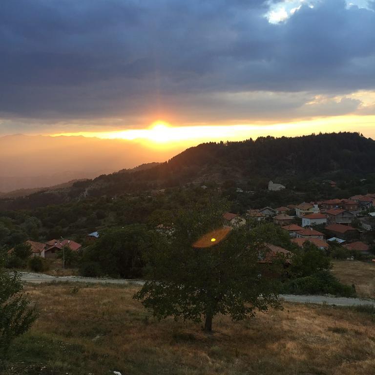 Калпаците - Kalpacite Guest Houses Skrebatno ภายนอก รูปภาพ